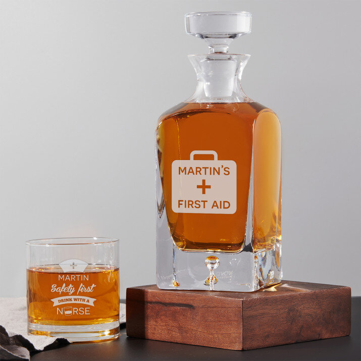 First Aid - Sada gravírovanej karafy a pohárov na whisky