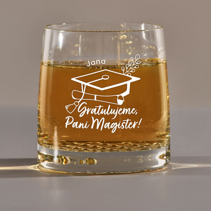 Gratulujeme, pani magister - Pohár na whisky
