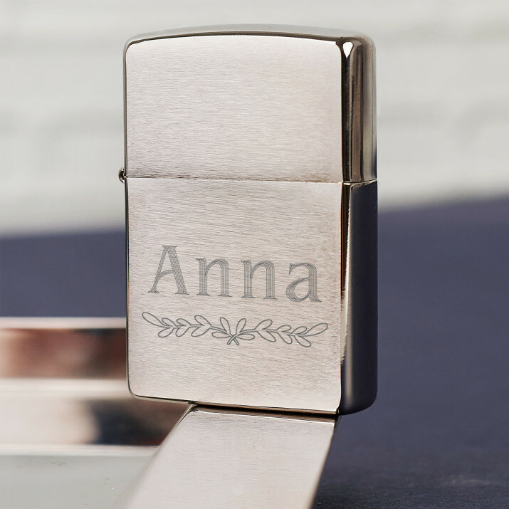 Meno - Zapaľovač Zippo