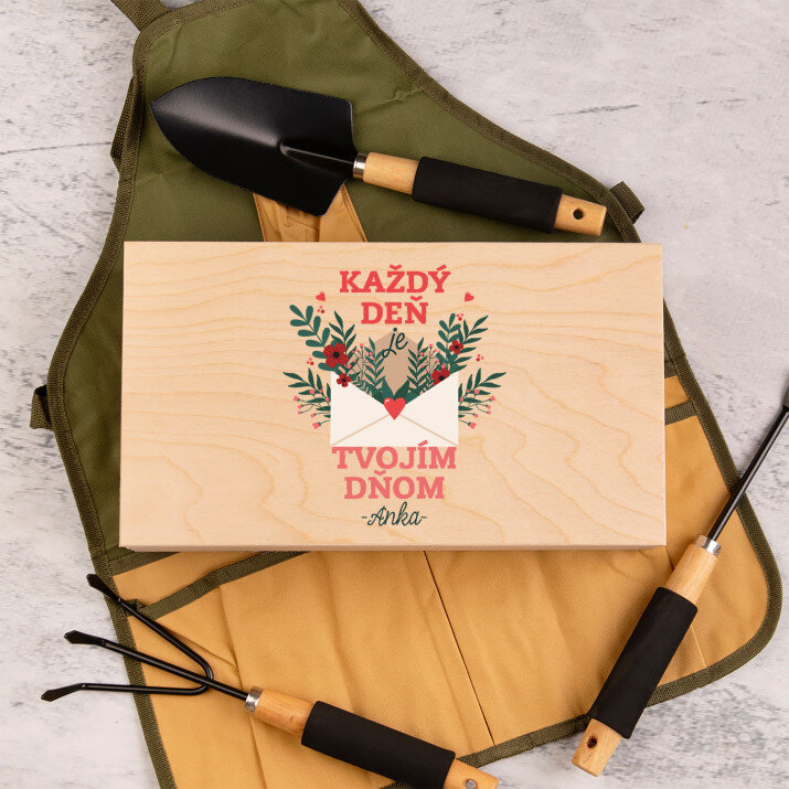 Každý deň je tvojím dňom - Sada záhradného náradia v zástere