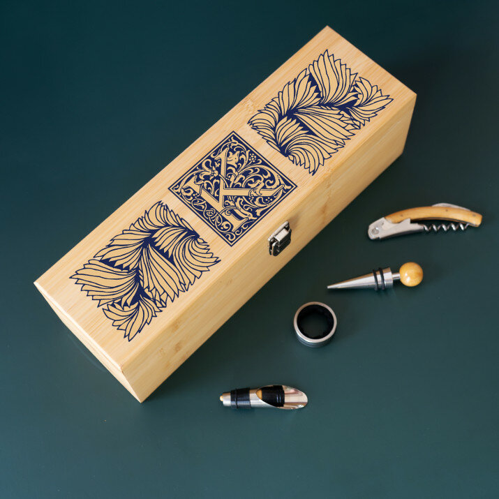 Monogram2 - Box na víno