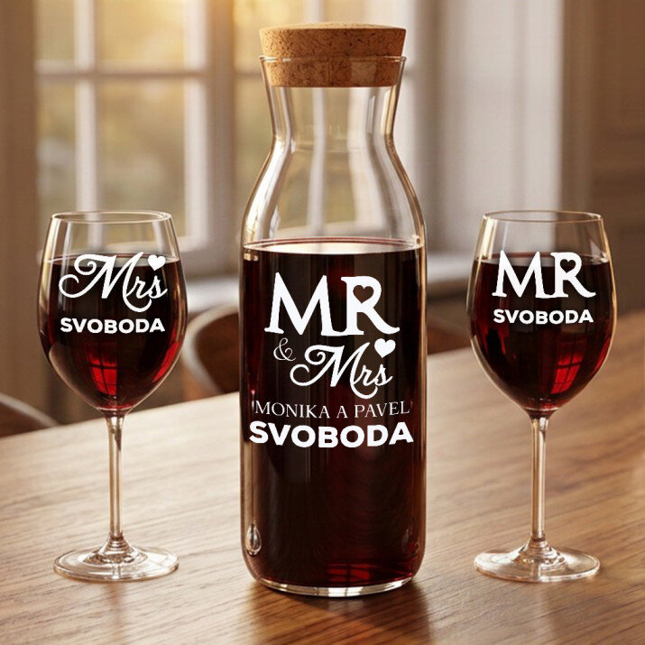 Mr&Mrs - Sada gravírovanej karafy a dvoch pohárov na víno Mr&Mrs - Sada gravírovanej karafy a dvoch pohárov na víno