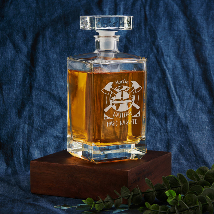Najlepší hasič na svete - Sklenená karafa na whisky s gravírovaním 0.7L