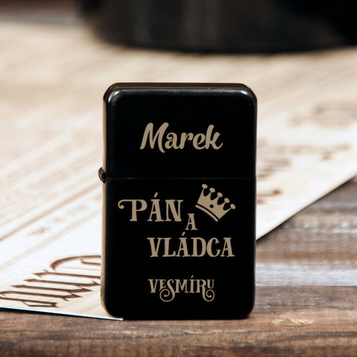 Pán a vládca - gravírovaný zapaľovač