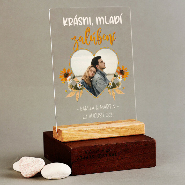 Krásni mladí zaľubený - Tlač na akrylové sklo so stojanom