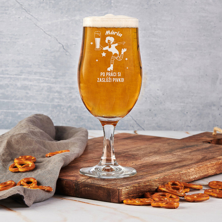 Pivko po práci ona – Pohár na pivo na stopke