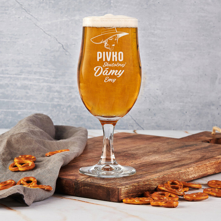 Pivko skutočnej dámy – Pohár na pivo na stopke Pivko skutočnej dámy – Pohár na pivo na stopke