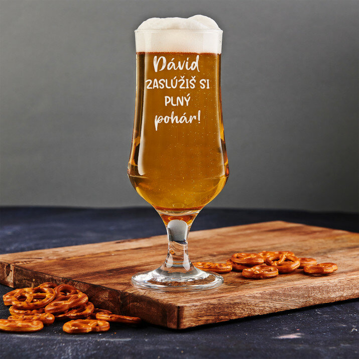 Zaslúži si plný pohár – Pohár na pivo na stopke