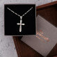 Krst - Diamantový kríž: strieborný medailón s retiazkou